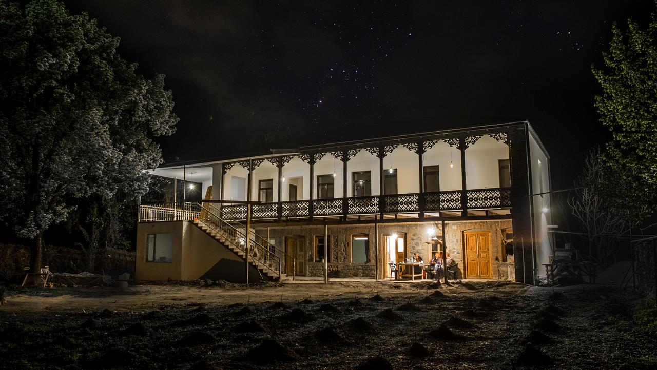 Chateau Napareuli Hostel Exterior photo